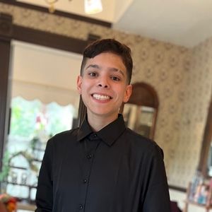 Meet your Posher, Alexia